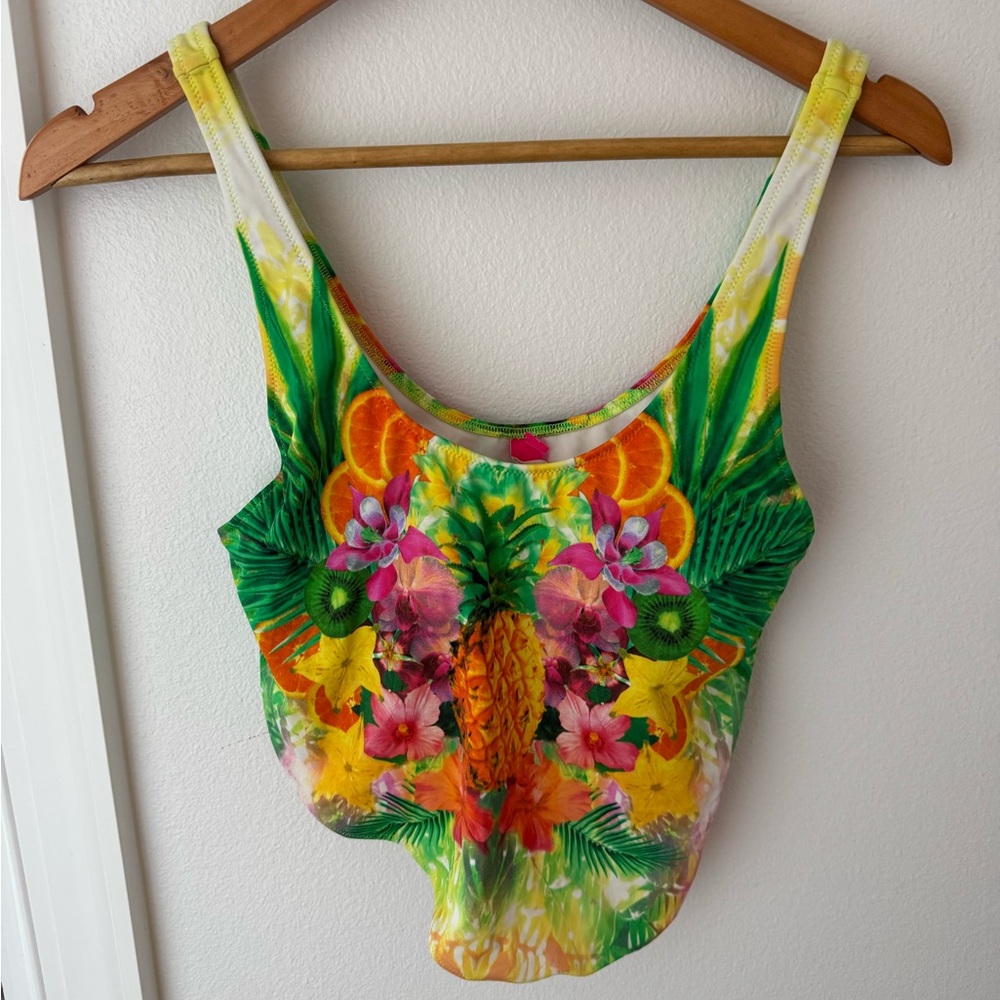 • Victoria’s Secret • Women’s tankini swim top size medium
